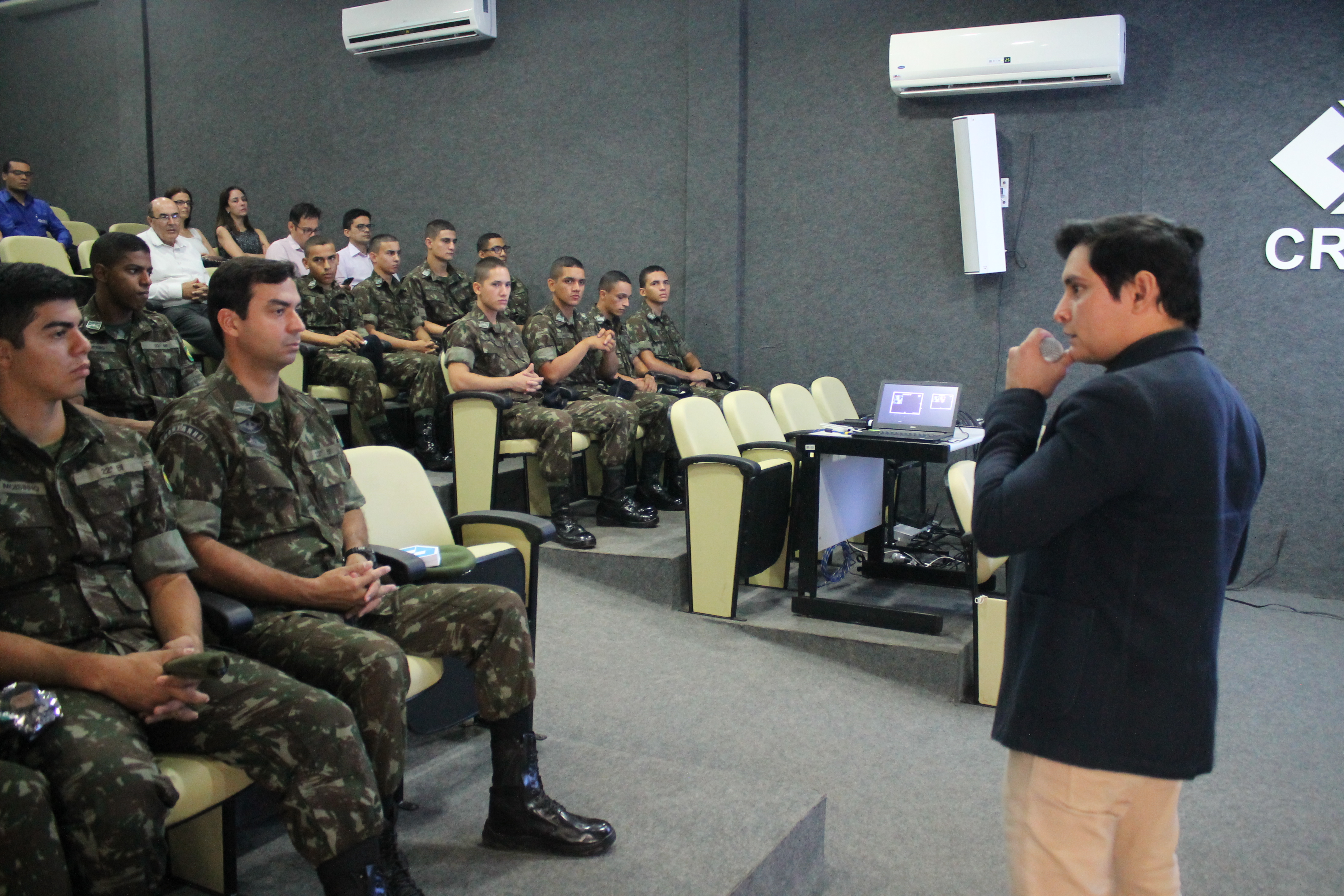 You are currently viewing CRA-TO recebe estudantes de Administração do Exército