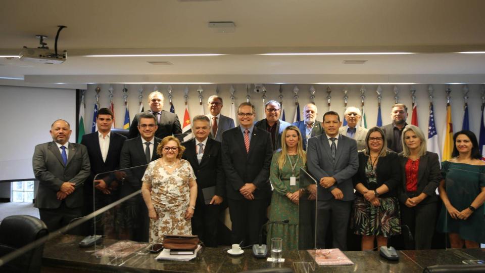Read more about the article Reunião do Fórum dos Conselhos Federais de Profissões Regulamentadas